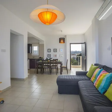 Imagine You And Your Family Renting This Perfect Holiday Minutes From The Beach, 1415 *