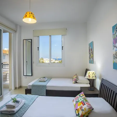 Imagine You And Your Family Renting This Perfect Holiday Minutes From The Beach, 1415 Villa *